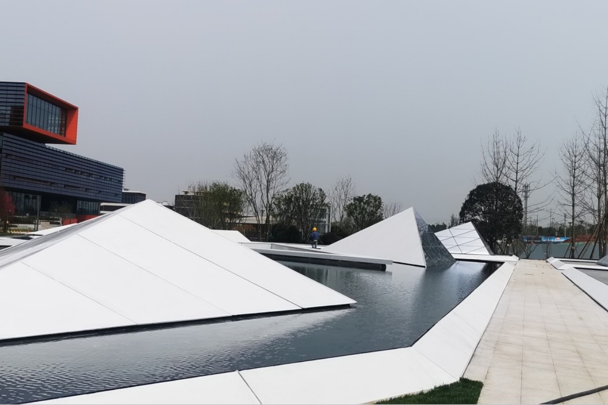 Художественный музей Дунъи при Финансовом центре Чэнду (6)